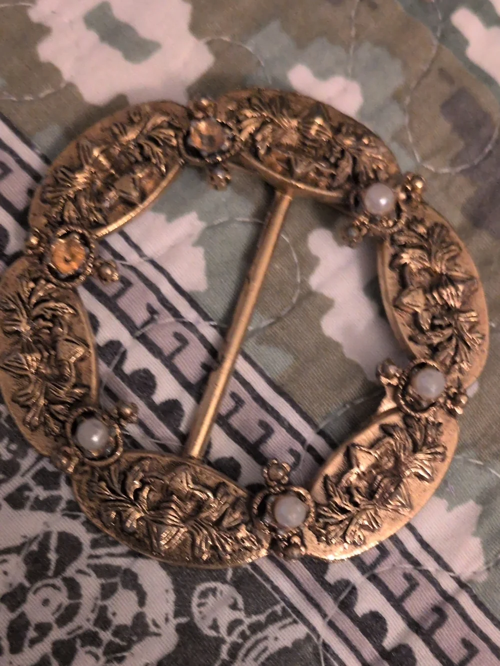 Estate Gold Floral Circle Brooch with Pearl Cabochons